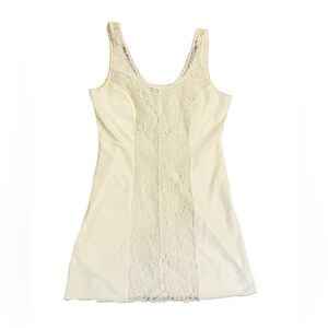 Vintage 60s Lace-Trim Chemise Slip in Cream Size Medium